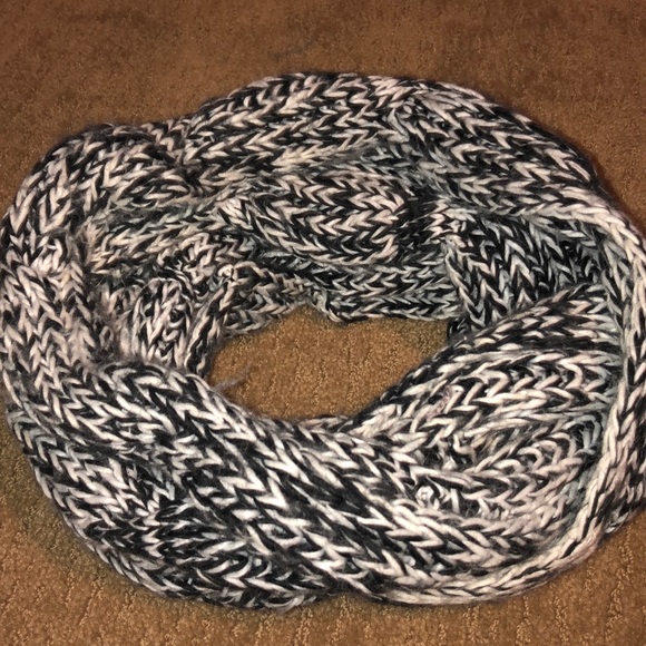Infinity Scarf - Picture 2 of 3